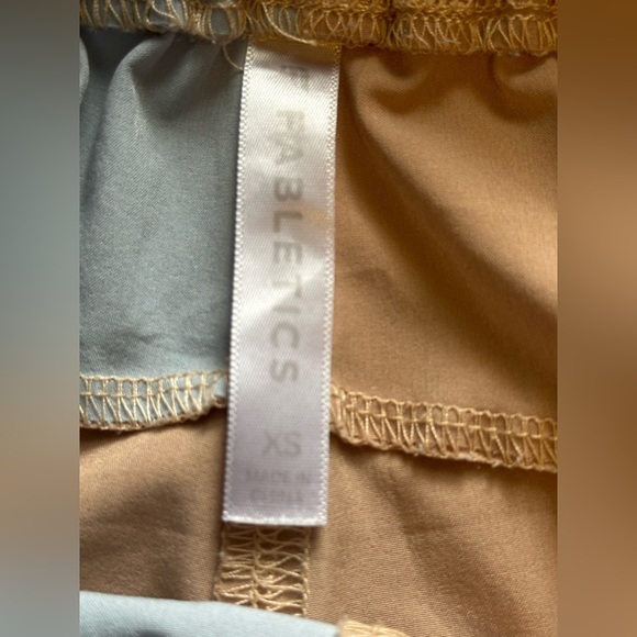 Womens Fabletics Size Xs Two Toned Athletic Shorts - Picture 3 of 5